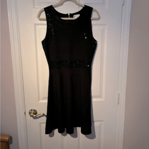 Black Knitted Dress with embroidered beads. - Picture 6 of 9